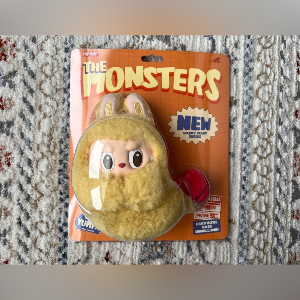 NEW THE MONSTERS Wacky Mart Series-Earphone Case Authentic